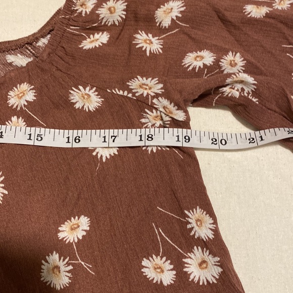 Francesca’s Miami Floral Off-Shoulder Bohemian Blouse - Picture 7 of 12